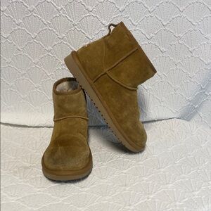 Koolaburra‎ by Ugg size 8 women’s Tan Ankle Boots Sherpa suede winter fall warm